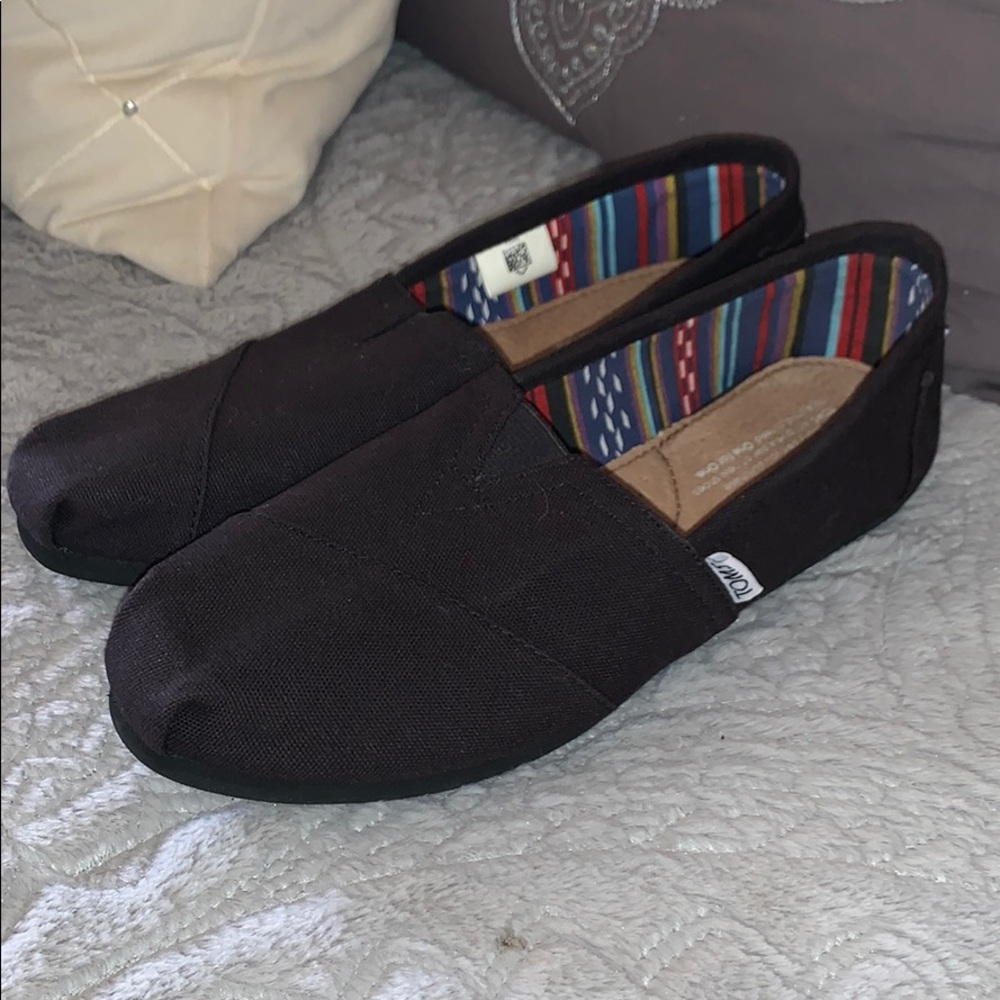 {TOMS} Black Slip On Size W9